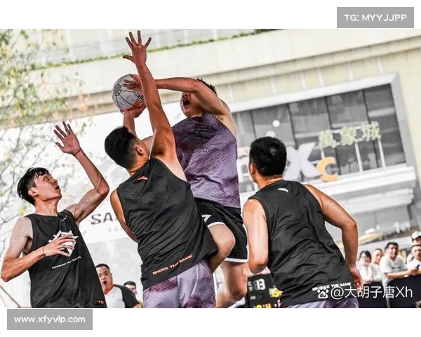 激烈角逐:篮球赛事中不容错过的经典瞬间 激烈角逐:篮球赛事中不容错过的经典瞬间